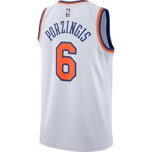 Load image into Gallery viewer, 6-Kristaps Porzingis New York Knicks Swingman Jersey White - Association Edition